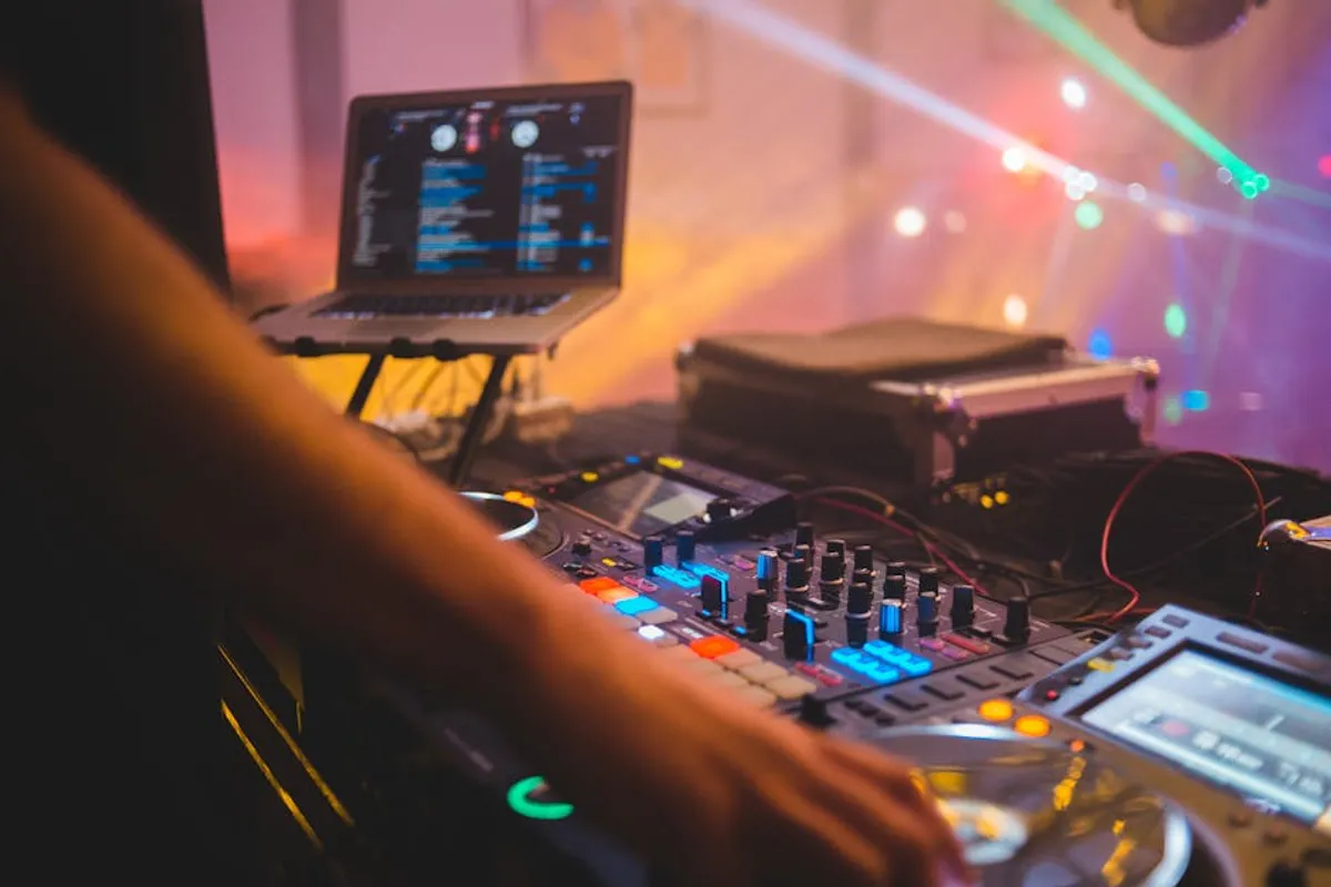 What clubs, leisure, and community Publishers Can Learn From Search Interest in mollygram.com