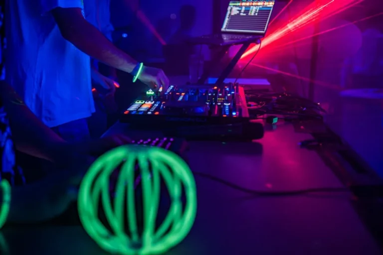 What clubs, leisure, and community Publishers Can Learn From Search Interest in techexample.org